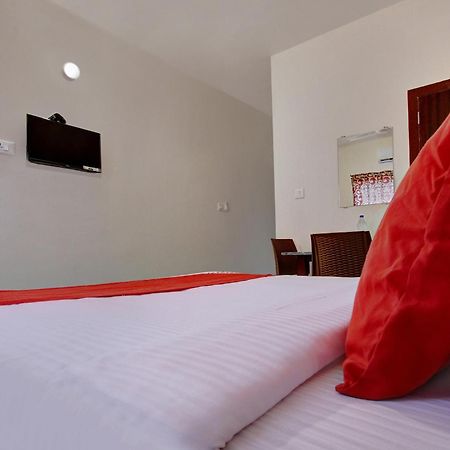 Hotel O Century Park Kasaragod Bagian luar foto