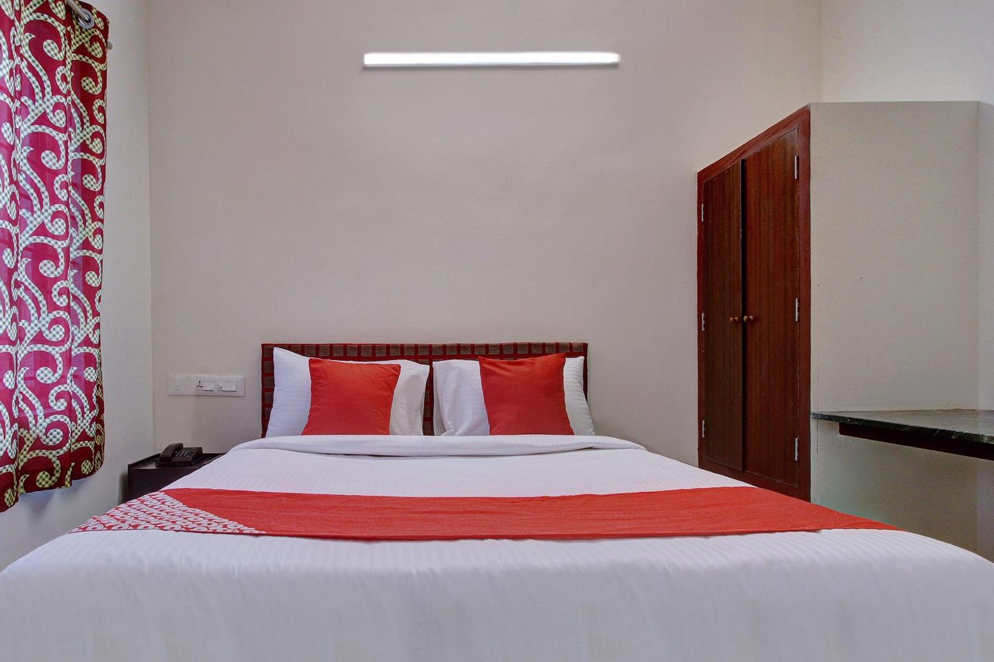 Hotel O Century Park Kasaragod Bagian luar foto